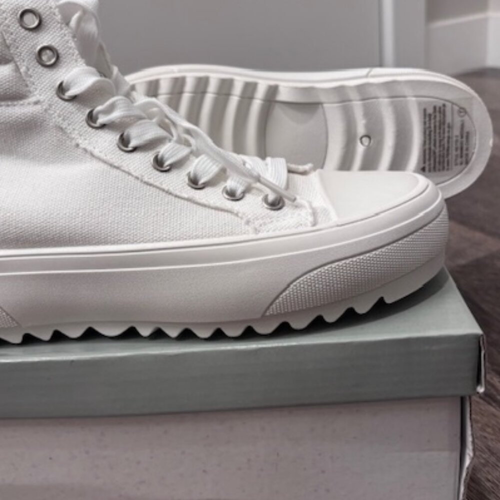 NWT High Top Platform (Women’s) (US 7) WHITE Lugged Lace-Up Sneaker in BOX - Picture 2 of 9
